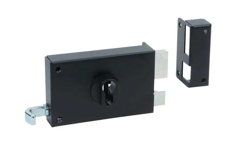 SERRURE APPARENTE MONOPOINT PROFIL EUROPÉEN HORIZONTALE SANS CYLINDRE ½ TOUR TIRAGE AXE 70 NOIR – DROITE -BRICARD